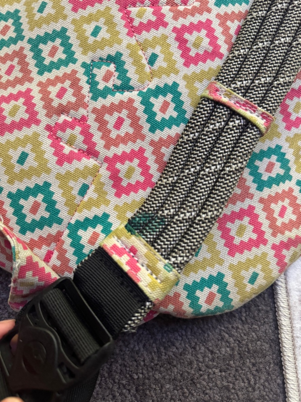 KAVU Multicolor Geometric Rope Sling Bag - Picture 4 of 5